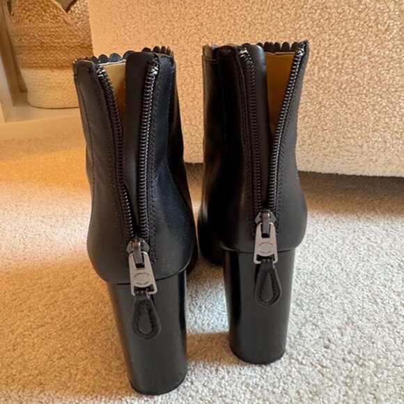 Coach Scallop Soft Shine Calf Ankle Boots in Black Leather - Size 7B - Picture 3 of 8